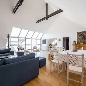 Grande Maison En Plein Coeur Du Bourg Au Calme Avec Jardin Clos, Commerces Port Et A Pied Villa